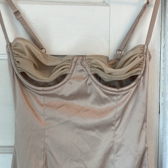 NWT Oh Polly Cut ‘Em Off Satin Bodycon Midi Dress in Beige, Size 0 - Picture 6 of 17